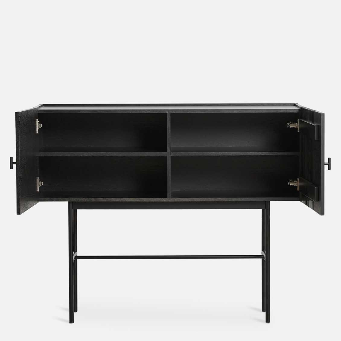 https://www.fundesign.nl/media/catalog/product/1/2/120416-array-dressoir-zwart-small-sfeer-2.jpg
