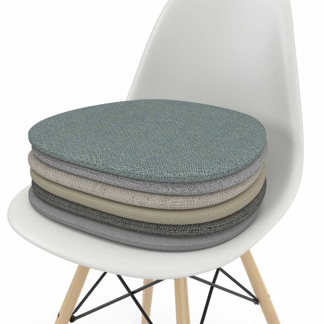 https://www.fundesign.nl/media/catalog/product/6/1/6140560_soft-seats-type-b-beauties-eames-plastic-side-chair_v_fullbleed_1440x_2.jpg