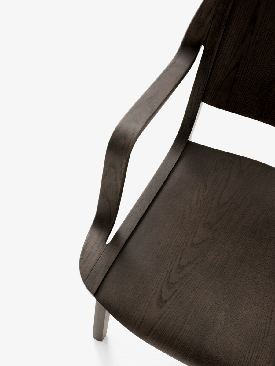 https://www.fundesign.nl/media/catalog/product/a/x/ax-hm11_dark-stained-oak-walnut_detail_seat-1200x1600.jpg