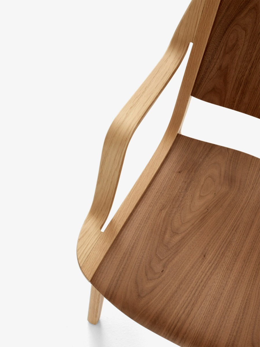 https://www.fundesign.nl/media/catalog/product/a/x/ax-hm11_lacquered-oak-walnut_detail_seat-1200x1600.jpg