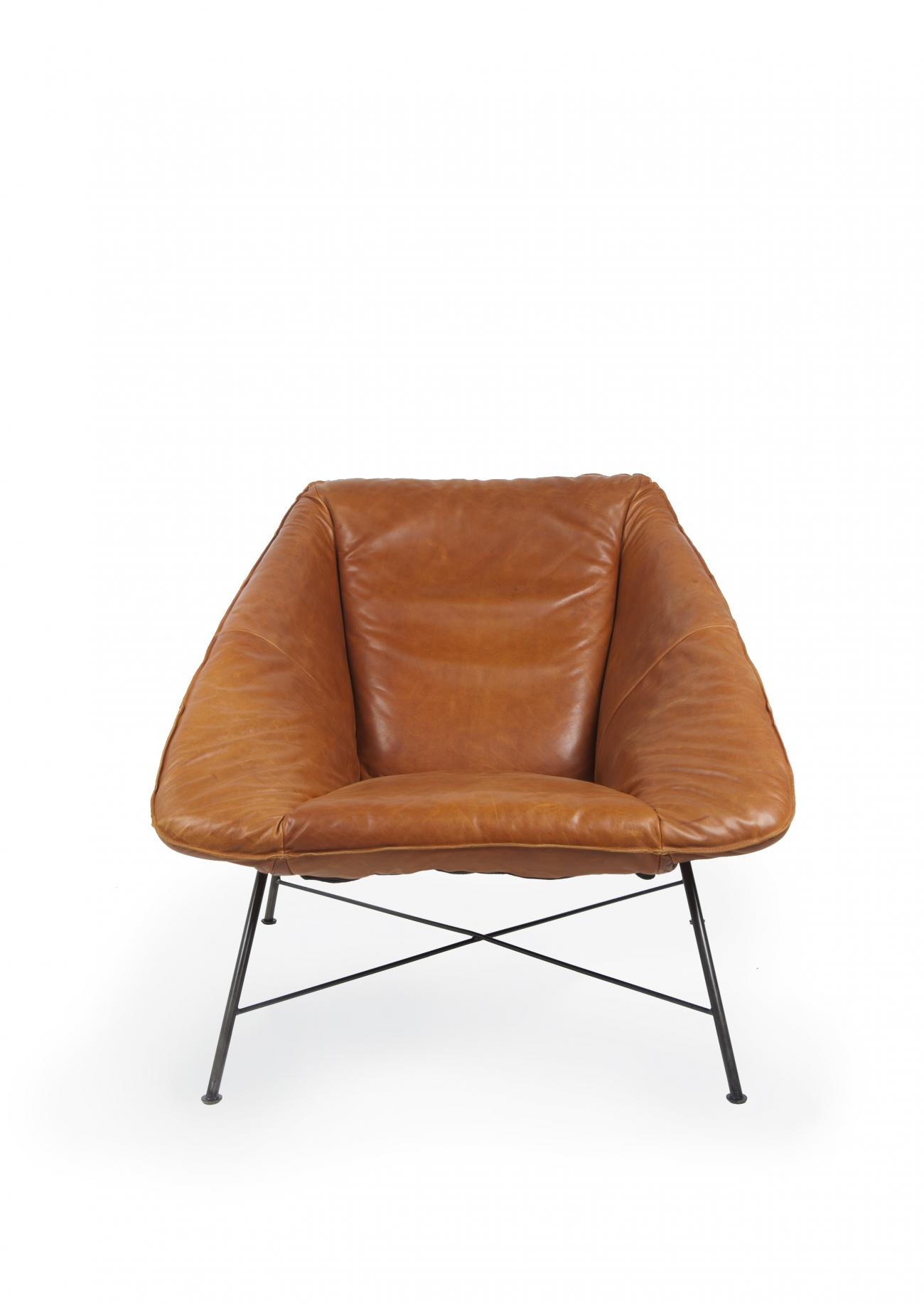 https://www.fundesign.nl/media/catalog/product/b/r/brazil_armchair_with_arm_old_glory_frame_luxor_cognac_front.jpg