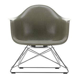 Vitra Eames LAR Fiberglass loungestoel met verchroomd onderstel-Raw Umber