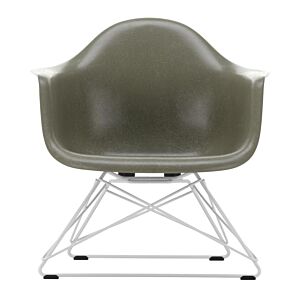 Vitra Eames LAR Fiberglass loungestoel met wit onderstel-Raw Umber