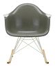 Vitra Eames RAR Fiberglass schommelstoel met wit onderstel-Raw Umber-Esdoorn goud