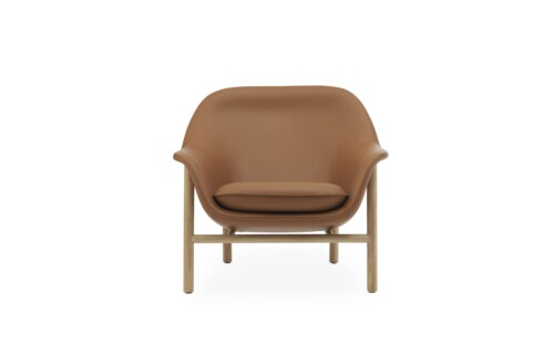 Normann Copenhagen Drape lounge fauteuil laag- eiken onderstel-leer