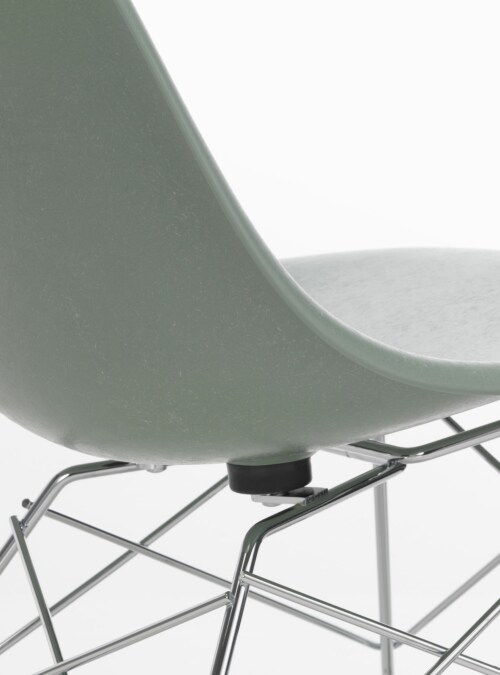 Vitra Eames LSR Fiberglass loungestoel met verchroomd onderstel-Raw Umber