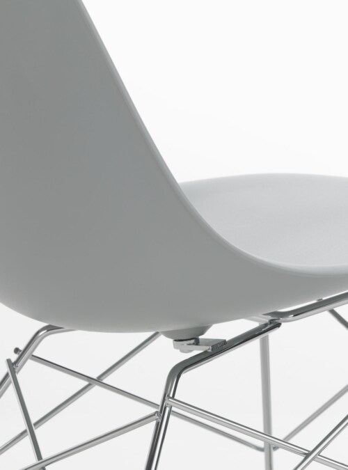 Vitra Eames LSR loungestoel met verchroomd onderstel-Licht grijs