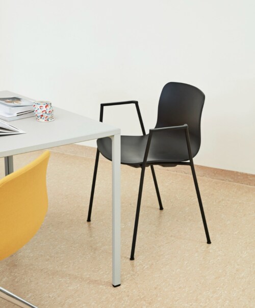 HAY About a Chair AAC18 zwart onderstel stoel- Soft Brick