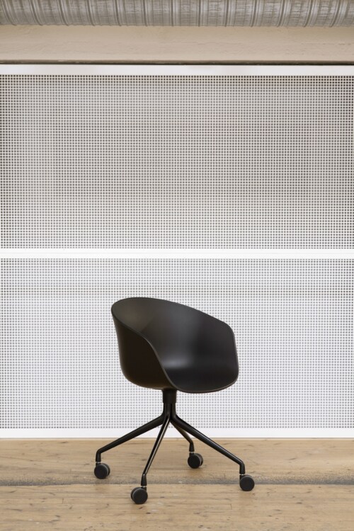 HAY About a Chair AAC24 bureaustoel - Zwart onderstel-Dusty blue