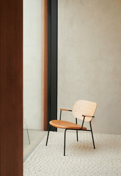 Audo Copenhagen Co lounge fauteuil - Dark Stained Oak - gestoffeerde zitting-Audo Copenhagen Bouclé 02