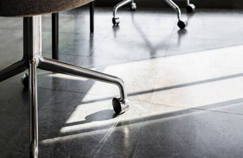 Audo Copenhagen Harbour stoel - aluminium onderstel-Light grey