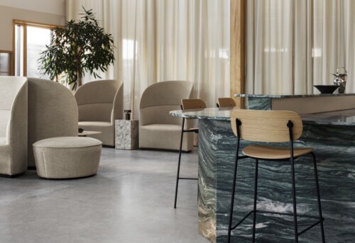 Audo Copenhagen Tearoom Lounge hoge fauteuil -Safire 006