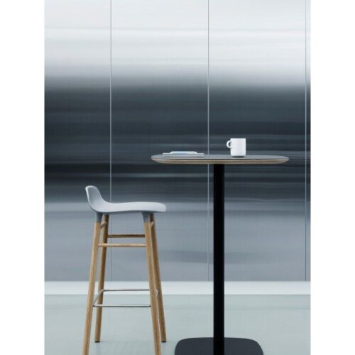 Normann Copenhagen Form Barstool barkruk eiken onderstel-Zithoogte 65 cm-Zwart