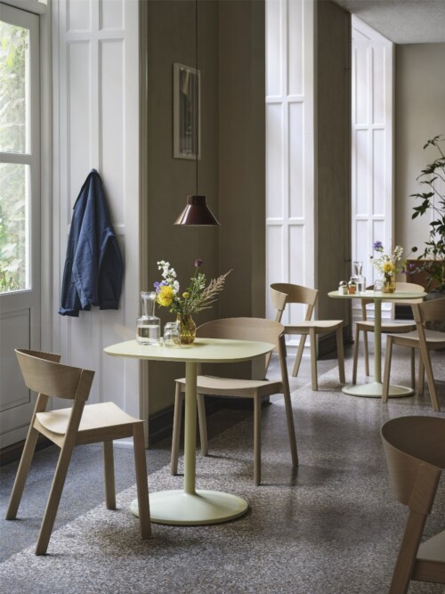 muuto Soft Café tafel-Beige Green / Beige Green-∅75x105 cm