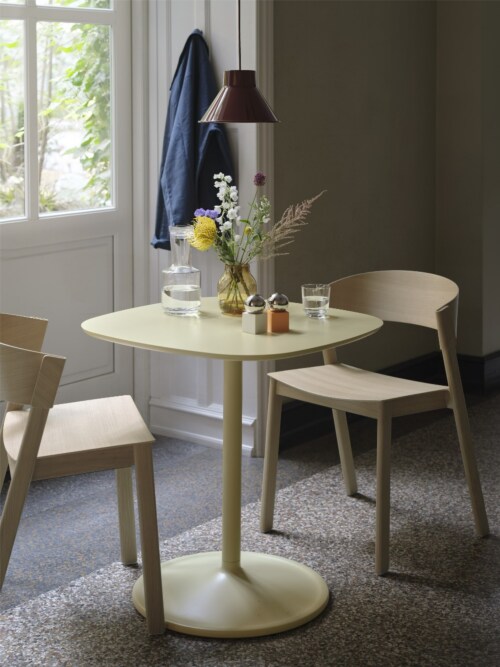 muuto Soft Café tafel-Beige Green / Beige Green-∅75x105 cm