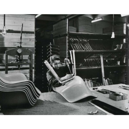 Vitra Eames DSW Fiberglass stoel onderstel zwart esdoorn-Raw Umber