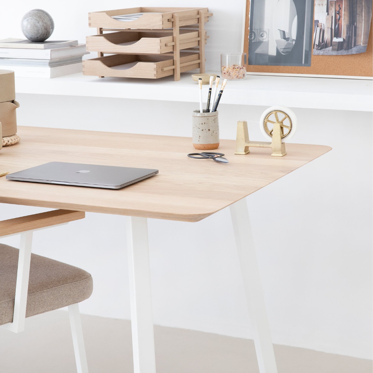 https://www.fundesign.nl/media/catalog/product/n/e/new_perspectives_campaign-home_desk-new_classic-studio_henk-03_9.jpg