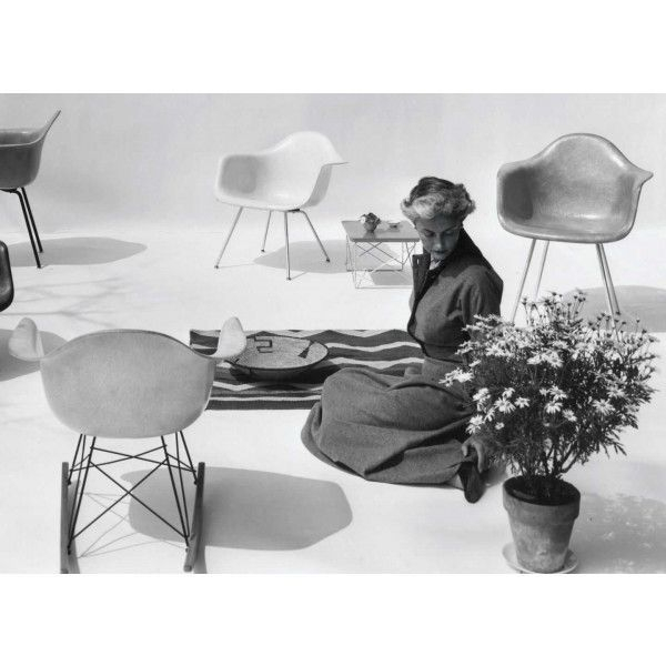 https://www.fundesign.nl/media/catalog/product/v/i/vitra-eames-dsr-fiberglass-stoel-met-verchroomd-onderstel12_1.jpg